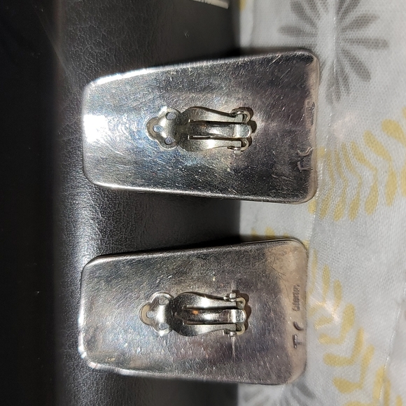 Vintage Navajo Signed Clip Earrings Tommy Singer RARE FIND - Picture 2 of 7